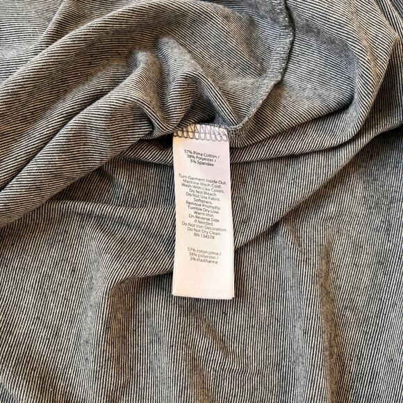 Vineyard Vines Edgartown T-Shirt Hoodie Mens Small Gray Striped Lightweight - Picture 2 of 7